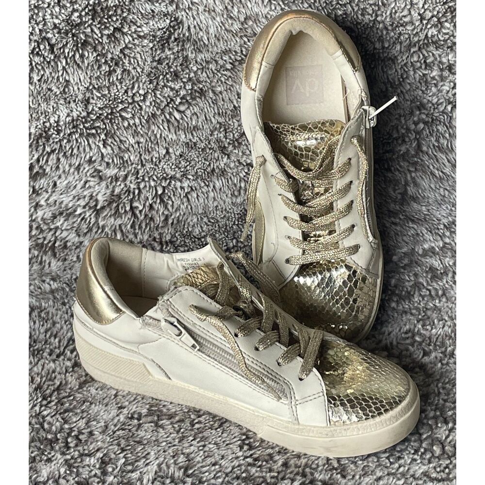 Dolce Vita Phresh Girls Size 3 White Gold Metallic Zip Sneakers Shoes